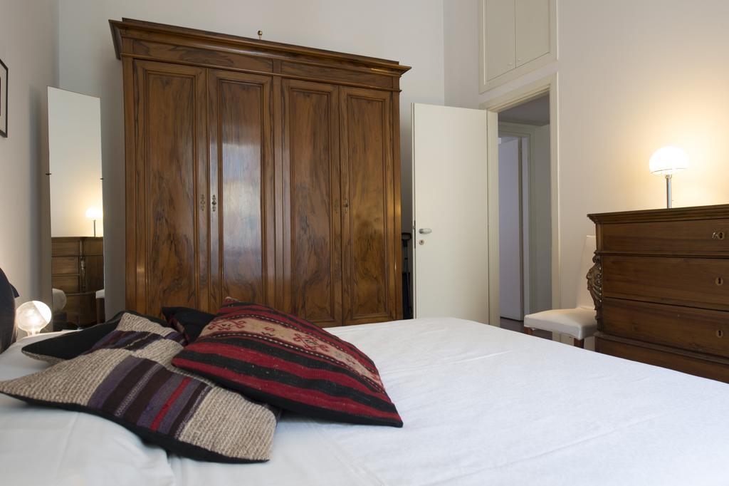 Via Ciro Menotti Halldis Apartment Appartement