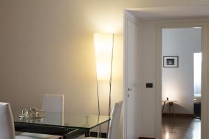 Via Ciro Menotti Halldis Apartment Apartamento